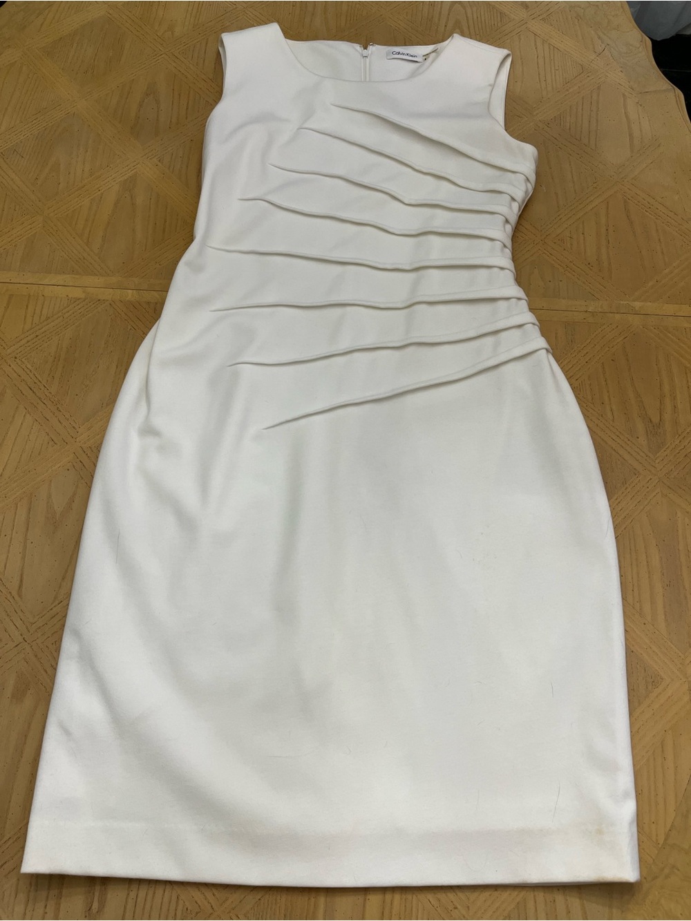 Calvin Klein Ivory/White Pleated Detail Knee Length Sheath Dress